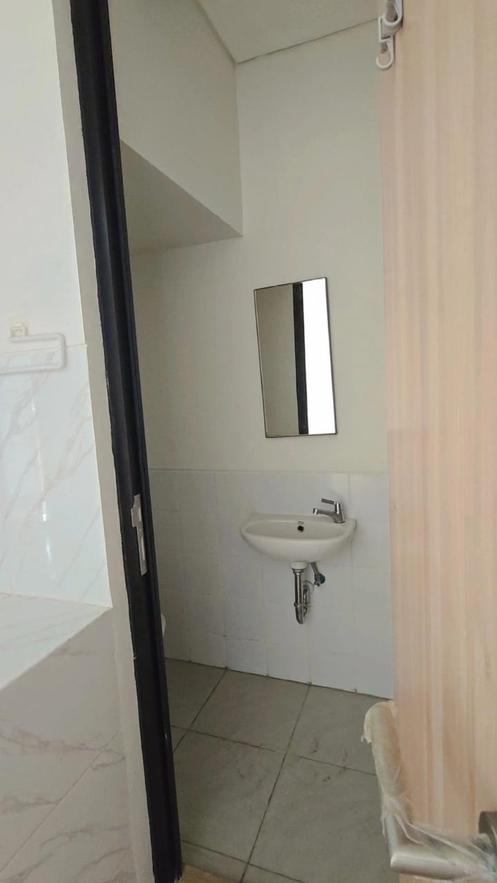 Rumah Disewakan Semi Furnished di Uptown Lippo Cikarang